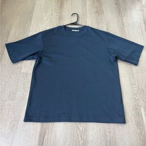 Uniqlo Men's Navy Short Sleeve Crew Tee